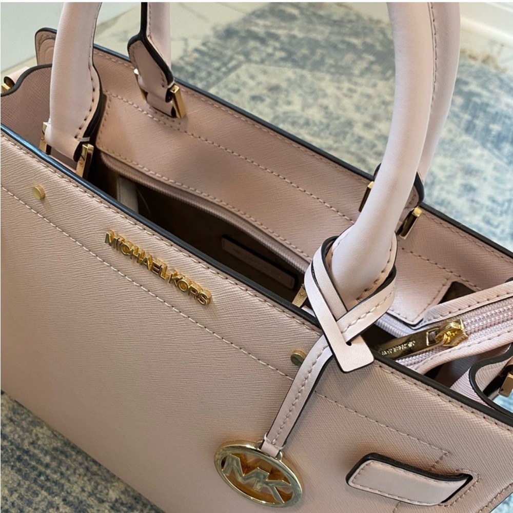 NWT Michael Kors Rayne satchel Elegant blush Pink Handbag w feet. New never used - Picture 8 of 12